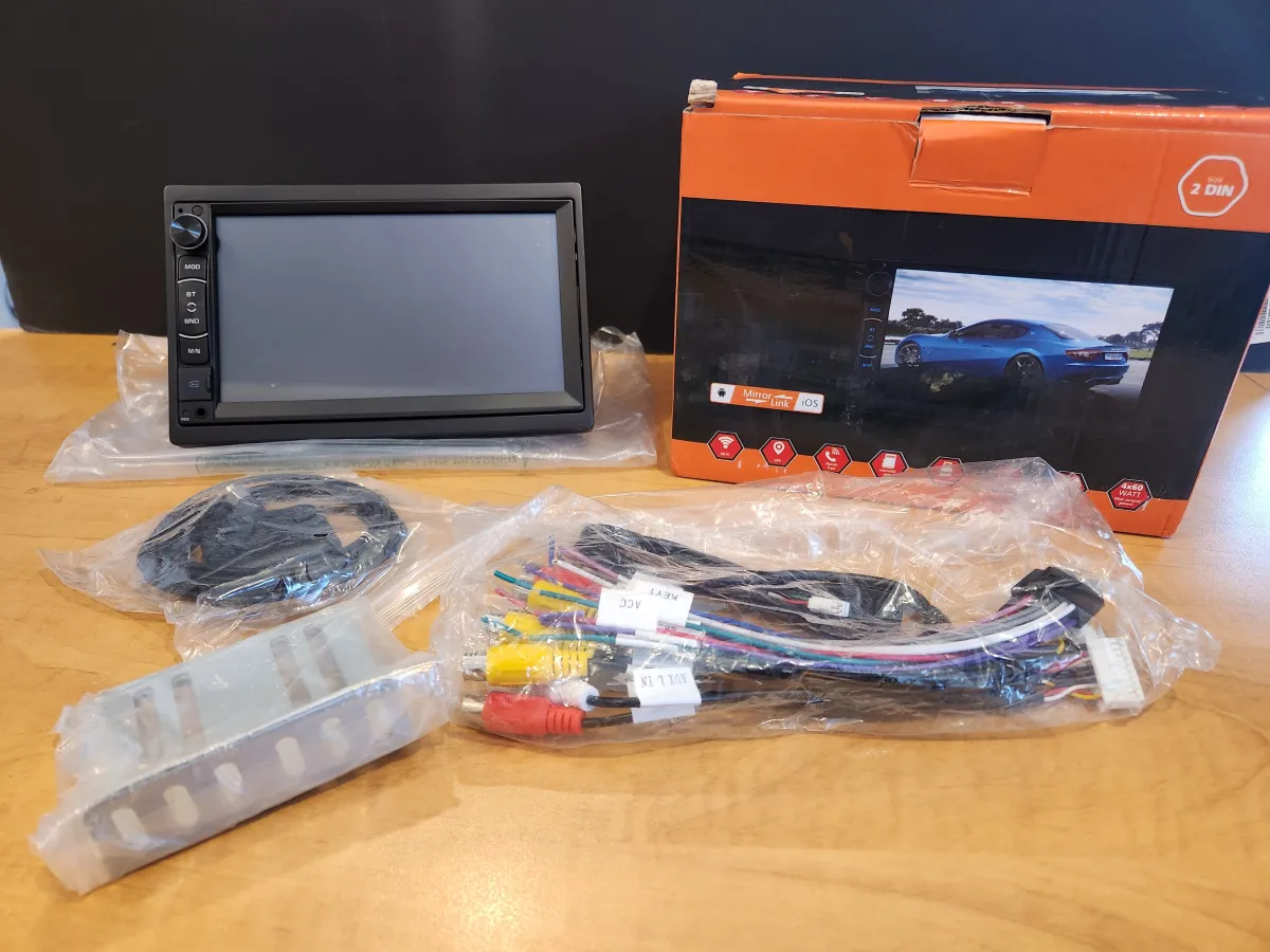 Radio auto double DIN Android avec écran tactile 7" (multimédia complet)